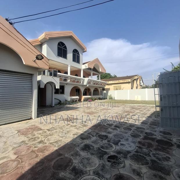 6bdrm House in Community 12, Tema Metropolitan for rent · Photo 4