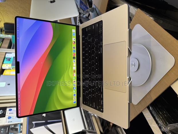 Apple MacBook Pro 2023 M2 Pro 14-Inch 16GB Apple M2 SSHD (Hybrid) 512GB · Photo 6