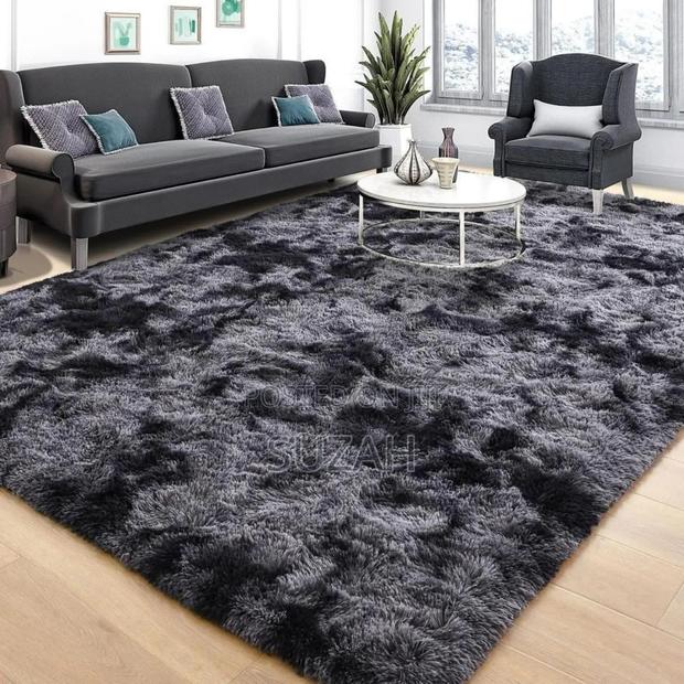 Mixed Grey-Black Rugs · Photo 1