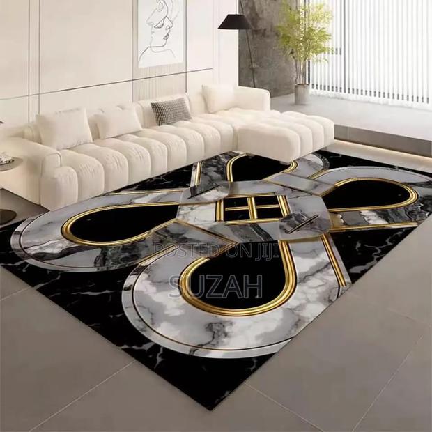 Double 8 Designer Rug · Photo 1