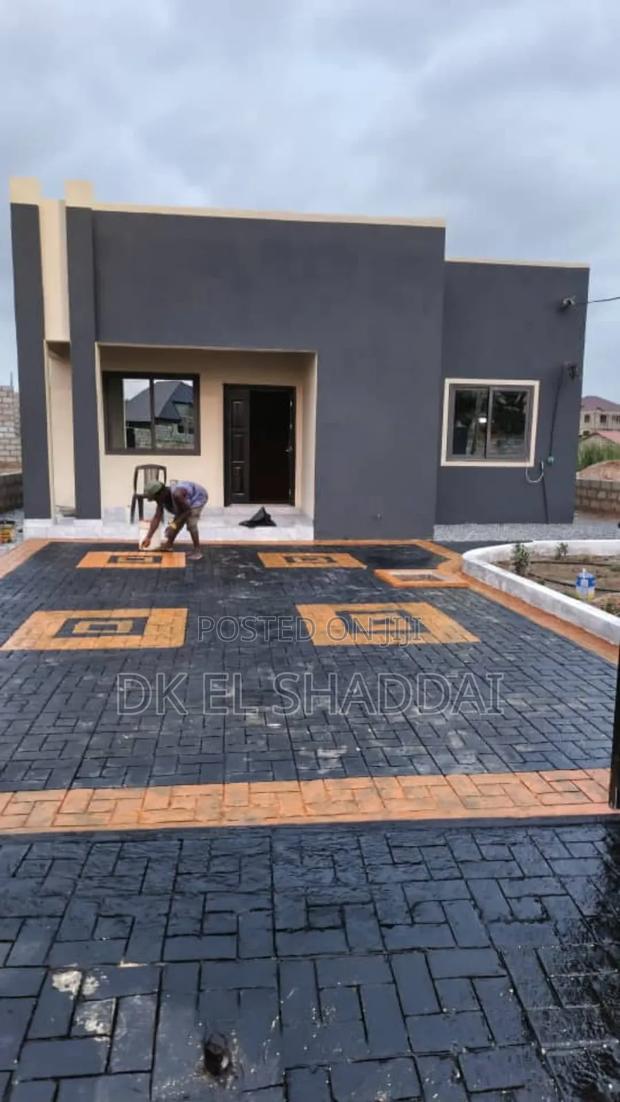 3bdrm House in Pokuase for sale