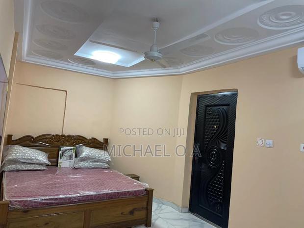 Ensuite Room With Aircon, TV Fridge at Kwadaso North, Kumasi · Photo 5
