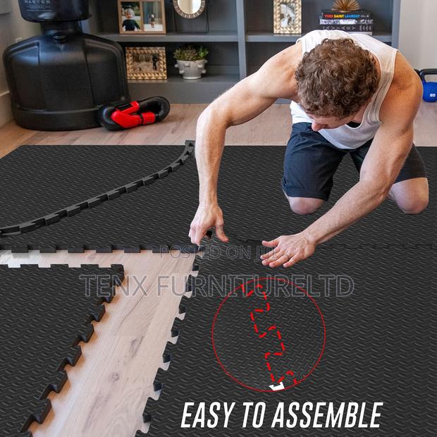 Interlocking Floor Gym/Floor Tiles (Black) · Photo 2