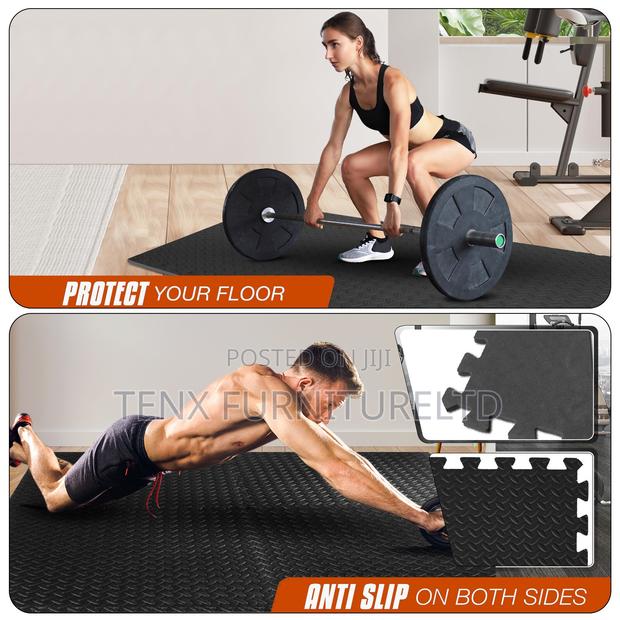 Interlocking Floor Gym/Floor Tiles (Black) · Photo 1
