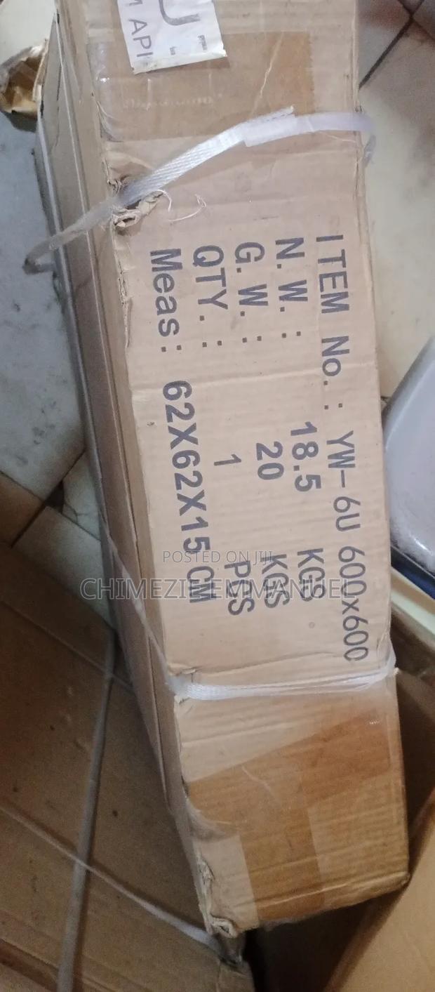 6u by 600x600 Rack Heavy Duty Metal · Photo 1