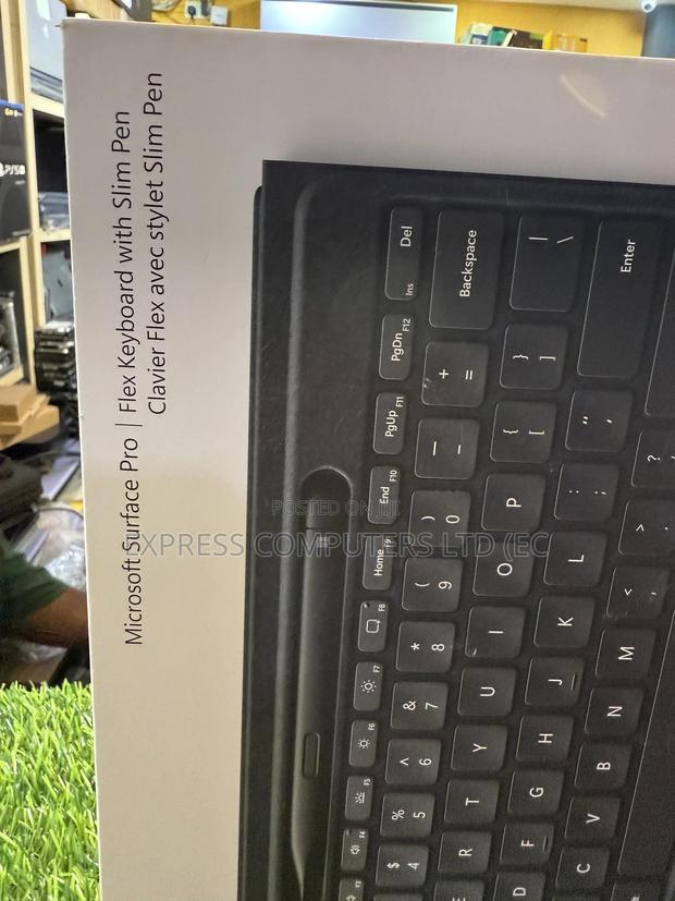 New Laptop Microsoft Surface Pro 11th Edition, a Copilot+ PC 16GB 256GB · Photo 1