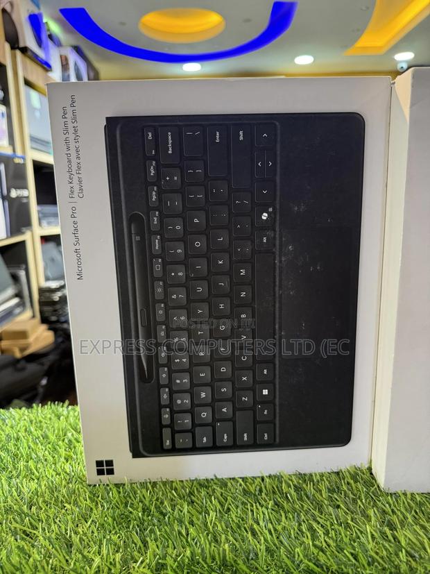 New Laptop Microsoft Surface Pro 11th Edition, a Copilot+ PC 16GB 256GB · Photo 3