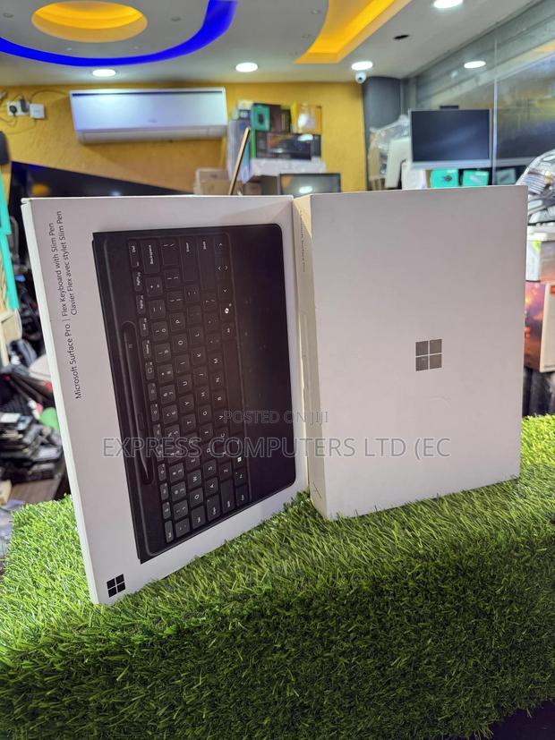 New Laptop Microsoft Surface Pro 11th Edition, a Copilot+ PC 16GB 256GB · Photo 4