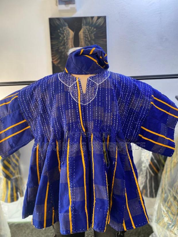 Unisex Smock Available · Photo 3