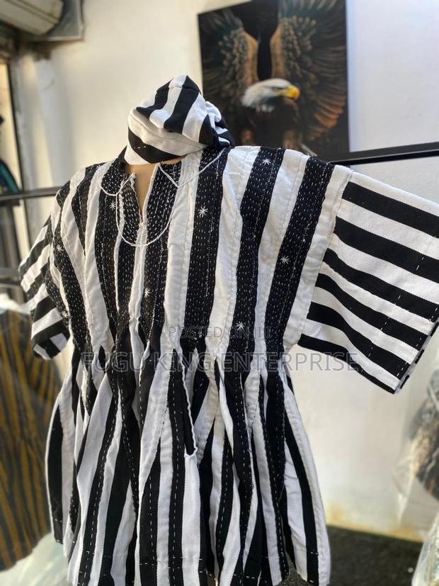Unisex Smock Available · Photo 7