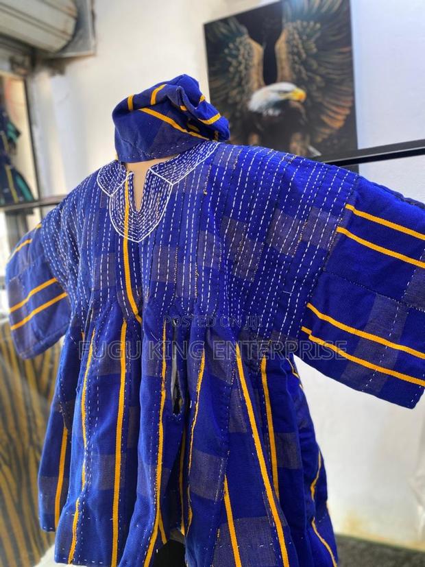 Unisex Smock Available · Photo 4