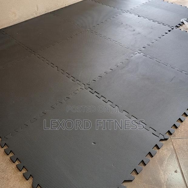 Inter Lock Floor Mat · Photo 1