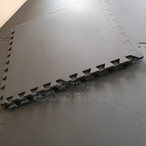 Inter Lock Floor Mat · Photo 2