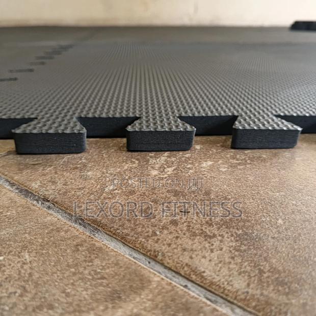 Inter Lock Floor Mat · Photo 3