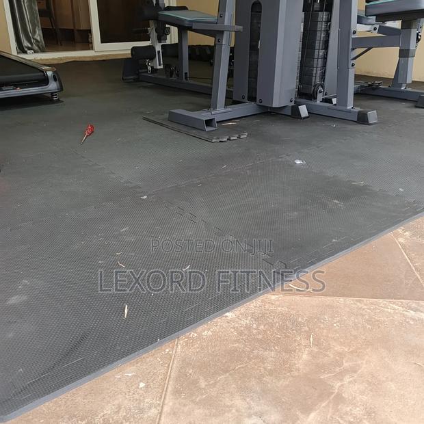 Inter Lock Floor Mat · Photo 5