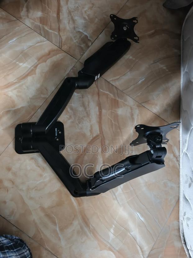 Wali Dual Monitor Wall Mount · Photo 4