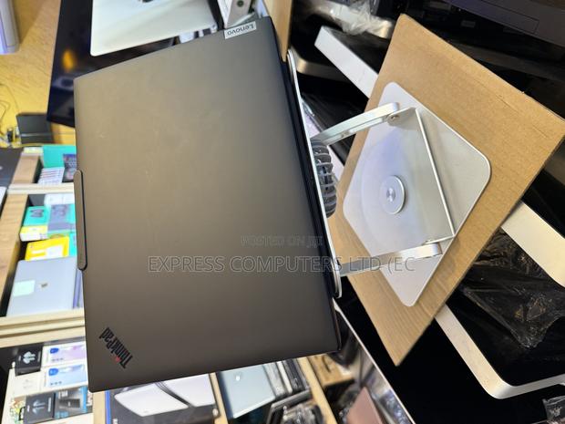 Lenovo ThinkPad T14s G4 16GB Intel Core Ultra 5 SSHD (Hybrid) 512GB · Photo 2