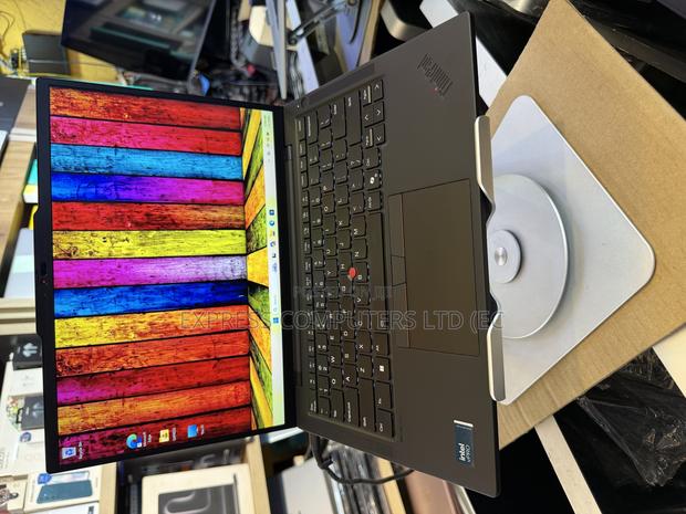 Lenovo ThinkPad T14s G4 16GB Intel Core Ultra 5 SSHD (Hybrid) 512GB · Photo 1
