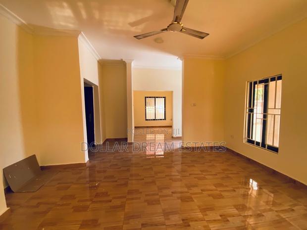 2bdrm House in Old Ashomang for sale · Photo 4