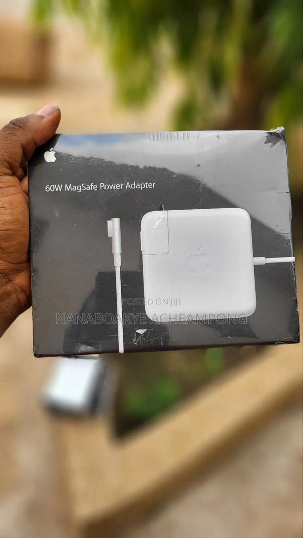 Original Uk 65w Apple Laptops Charger · Photo 1