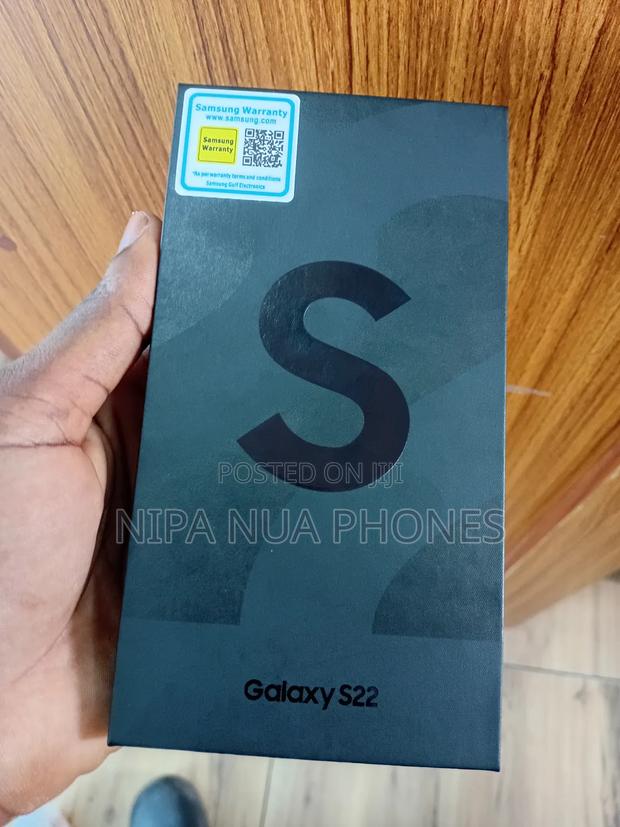 New Samsung Galaxy S22 5G 128 GB Gold · Photo 2