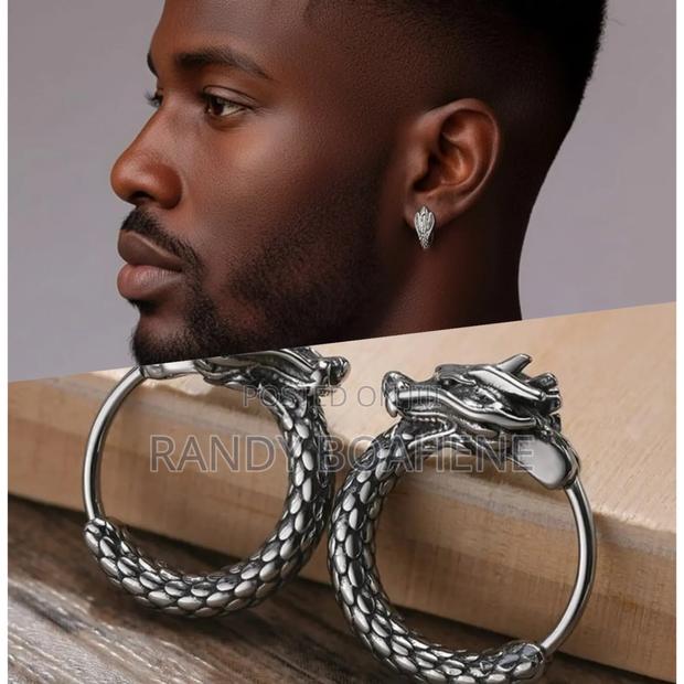 Dragon Head Vintage Earrings · Photo 1