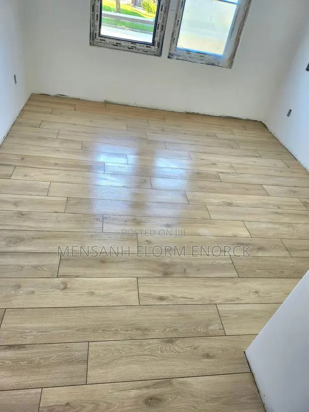 Floor Tiles Work · Photo 1