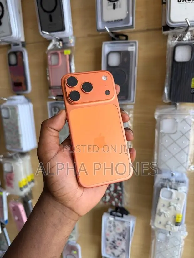 Apple iPhone 17 Pro Max 512 GB Orange · Photo 1