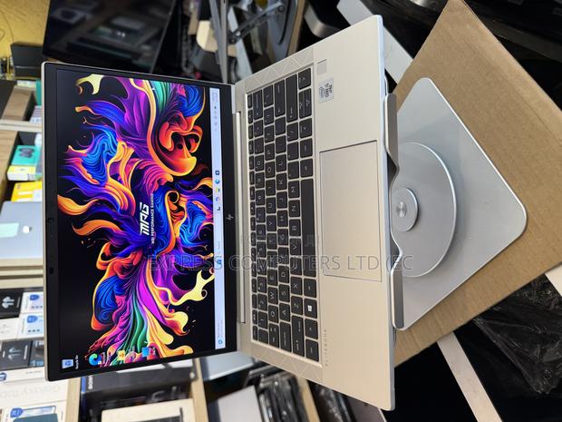Laptop HP EliteBook 830 G7 16GB Intel Core I5 SSD 256GB · Photo 1
