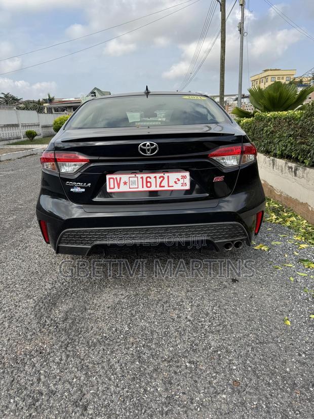 Toyota Corolla 2021 Black · Photo 4