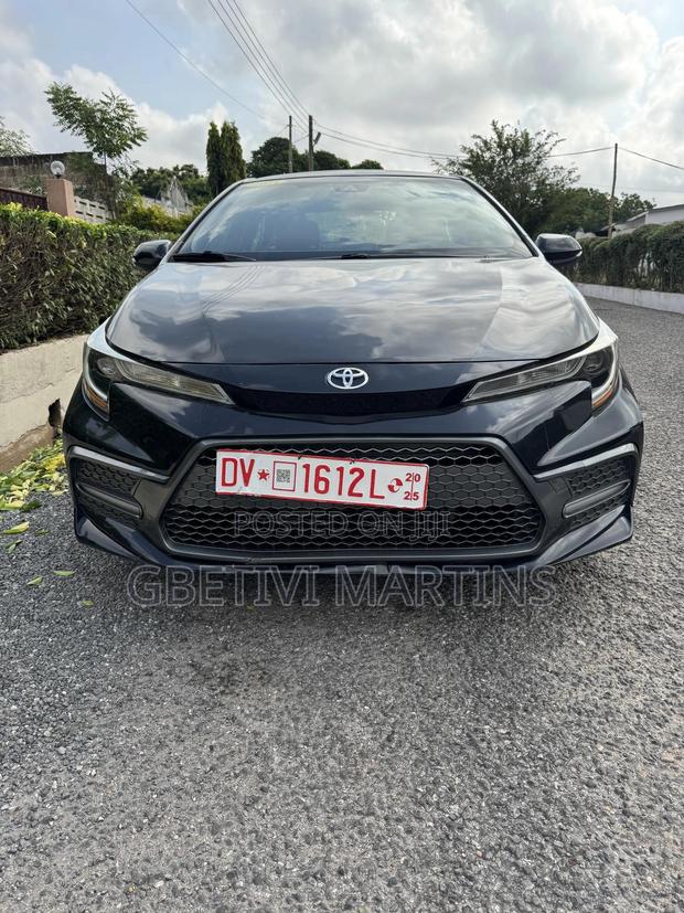 Toyota Corolla 2021 Black · Photo 2