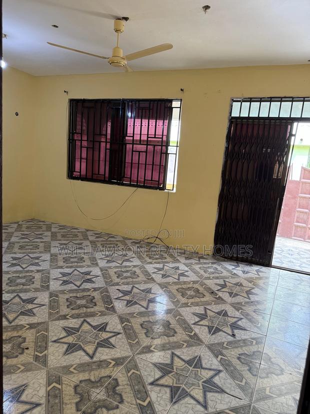 3bdrm Apartment in Hfc Estate Area, Spintex for rent · Photo 6