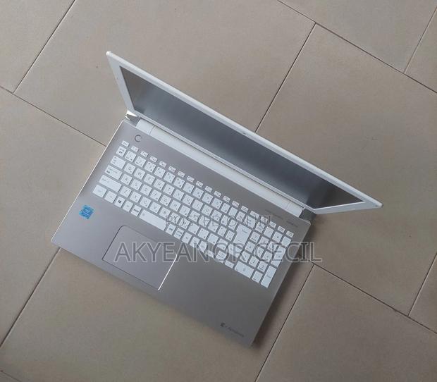 New Laptop Toshiba 8GB Intel Celeron SSD 256GB · Photo 3