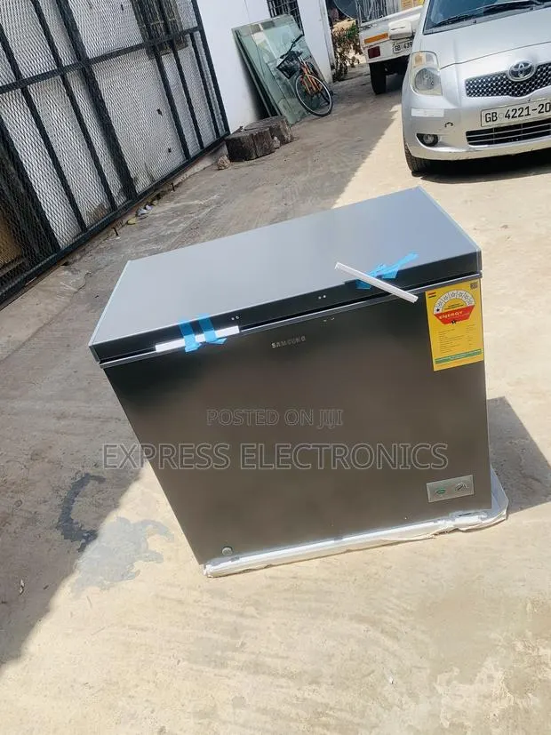 Brand New Grey Chest Freezer 198l Single Door Samsing · Photo 1