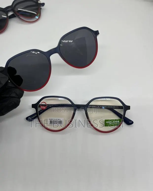 Clip- On Glasses · Photo 1