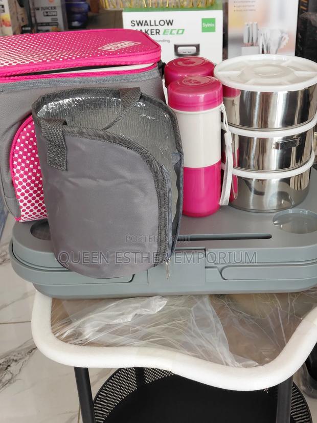 Complete Lunch Box · Photo 1