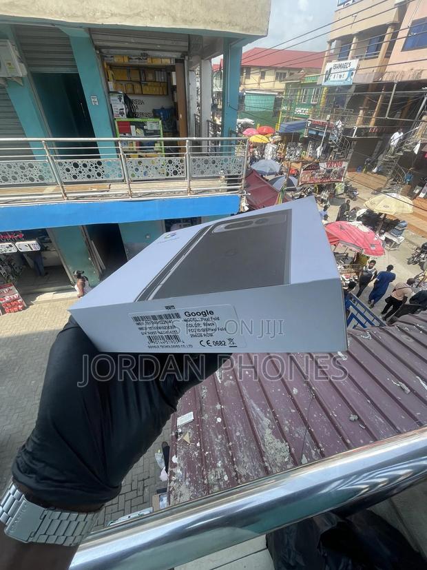 New Google Pixel Fold 256 GB Black · Photo 3
