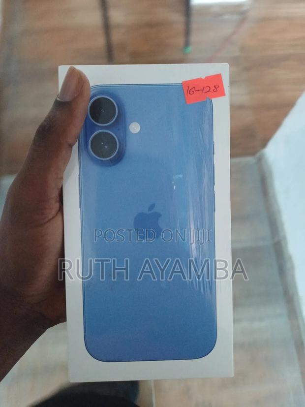 New Apple iPhone 16 128 GB Blue · Photo 2