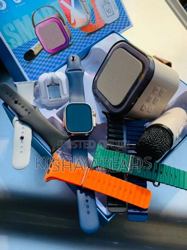 Ultra Smart Watch With Karaoke and Pods · Photo 2