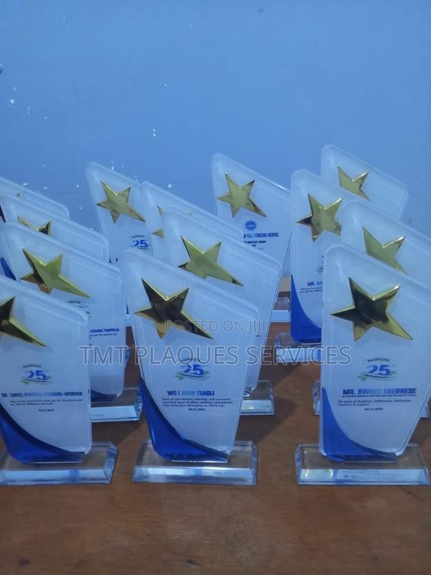 Crystal Award Plaque With Full Branding · Photo 1
