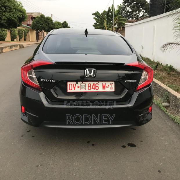 Honda Civic Touring 4dr Sedan (1.5L 4cyl) 2017 Black · Photo 4
