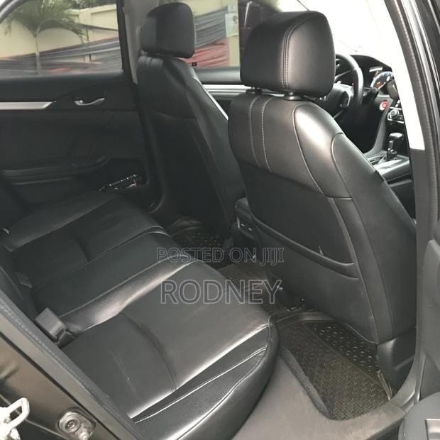 Honda Civic Touring 4dr Sedan (1.5L 4cyl) 2017 Black · Photo 5