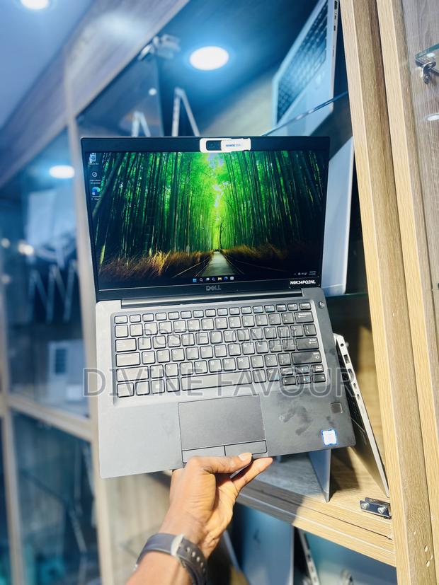 Laptop Dell Latitude 7390 8GB Intel Core I7 SSD 256GB · Photo 1