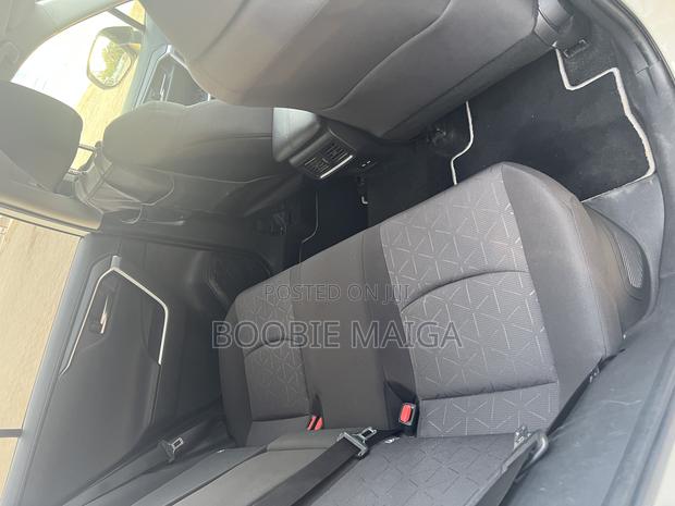 Toyota RAV4 2020 White · Photo 5