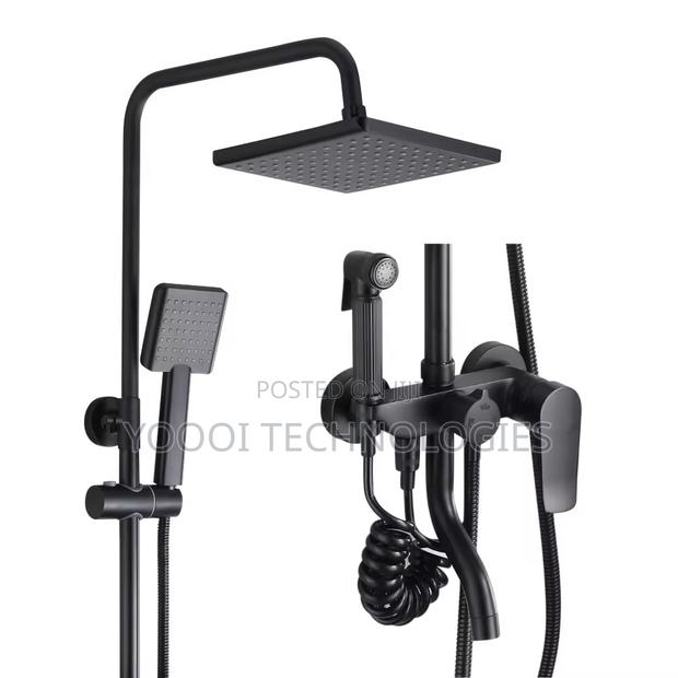 Glossy Black 4in 1 Shower Set · Photo 1