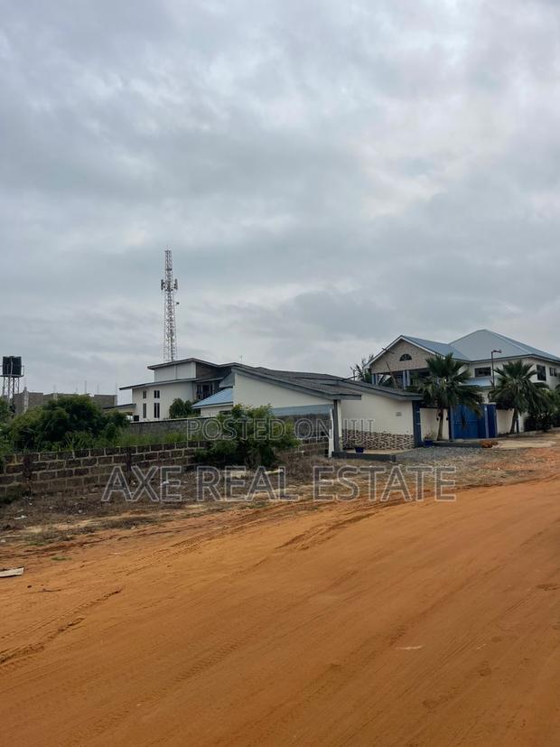 Best Reduction Deals on Lands. Half Plot · Photo 3