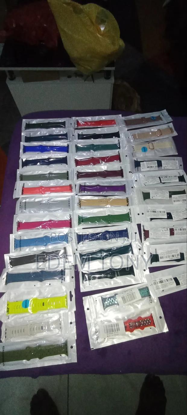 Apple Watch 42/44/45/49 Mm Silicone Watch Straps · Photo 1
