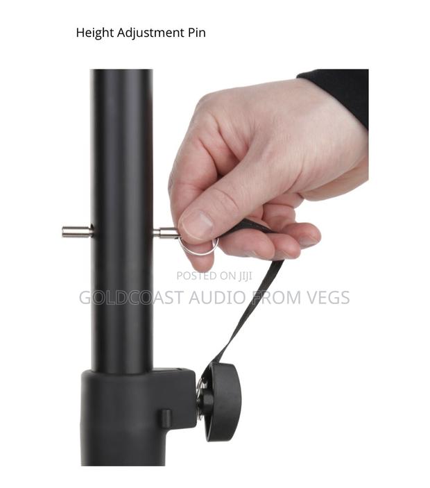Yamaha Hs8i Powered Studio Monitors With Stands and Isolation Pads Kit · Photo 5