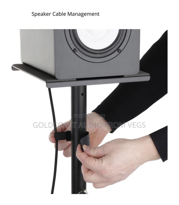 Yamaha Hs8i Powered Studio Monitors With Stands and Isolation Pads Kit · Photo 6