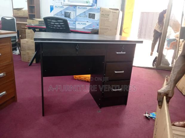 Quality Study Table · Photo 1